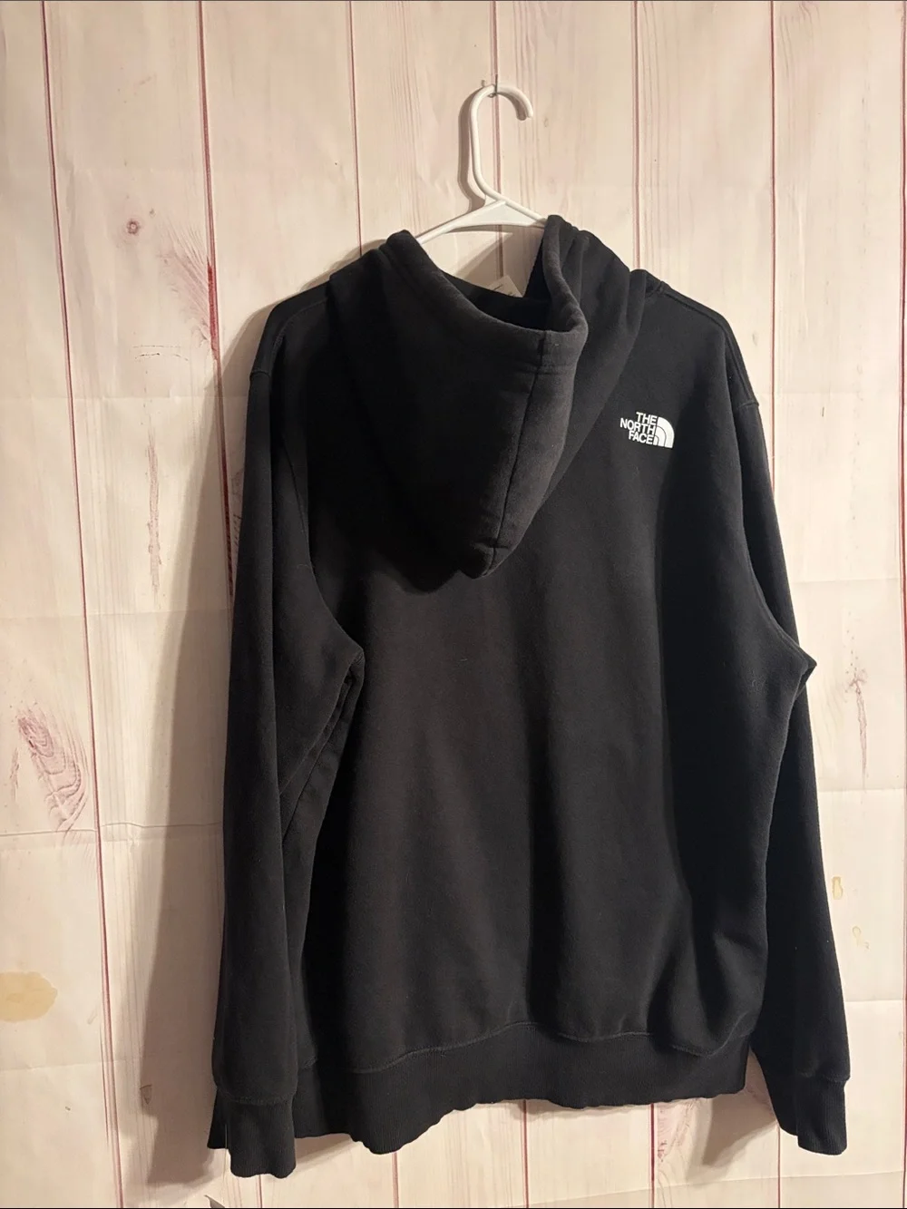 The North Face Men's Bear On The Move Standard-Fit Printed Hoodie | X-Large